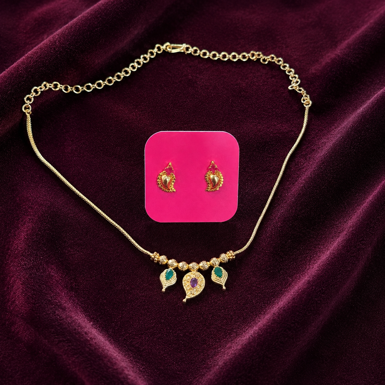 MANGANIPEN NECKLACE SET